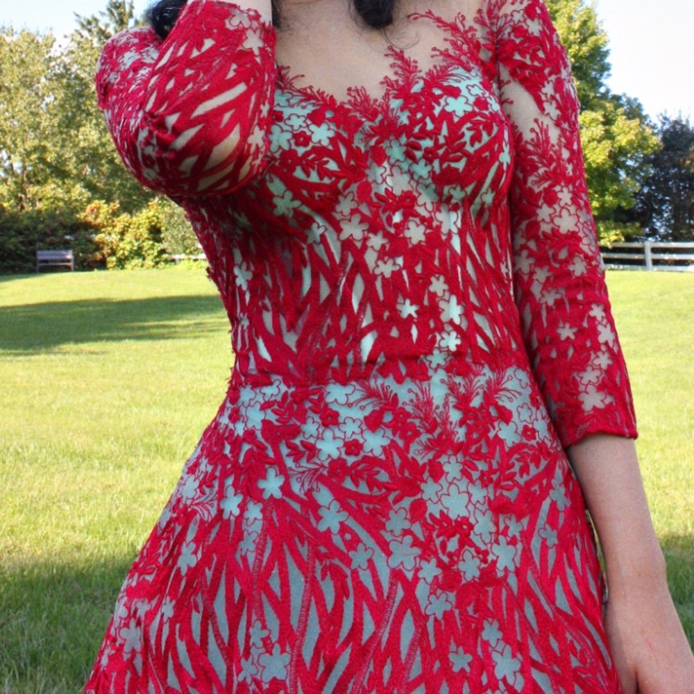 Maxi ball gown red embroidered